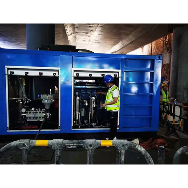 全自動橋梁破碎機(jī)器人