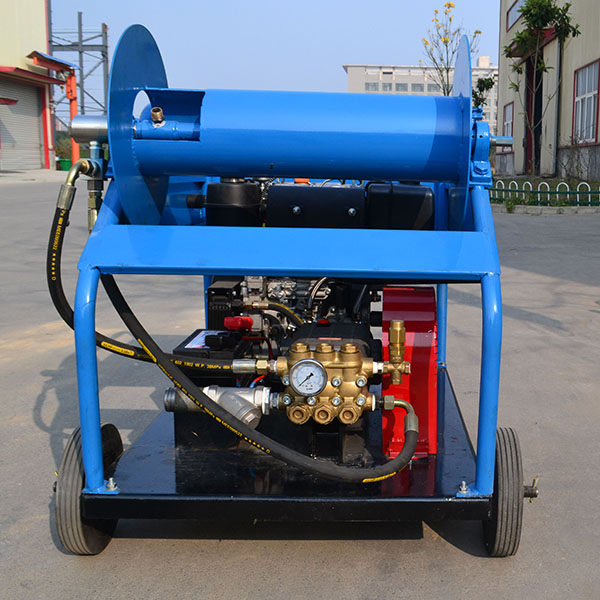 廣州天河商業街區管道疏通機使用現場